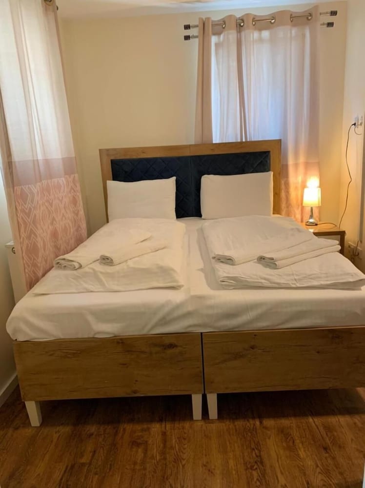 Hotel Isha 19