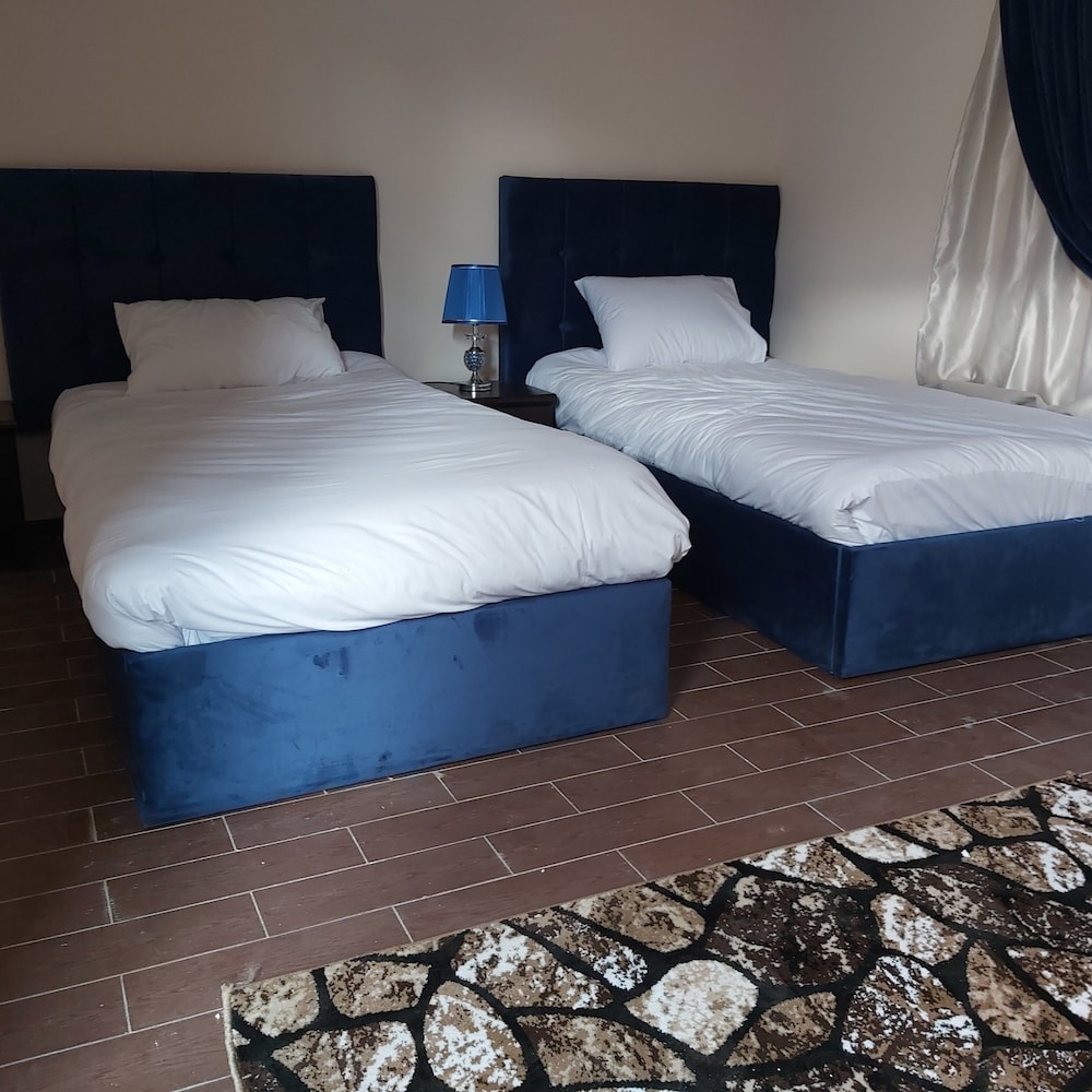 Golden Pyramids View Inn 4