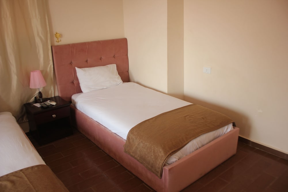 Golden Pyramids View Inn 20