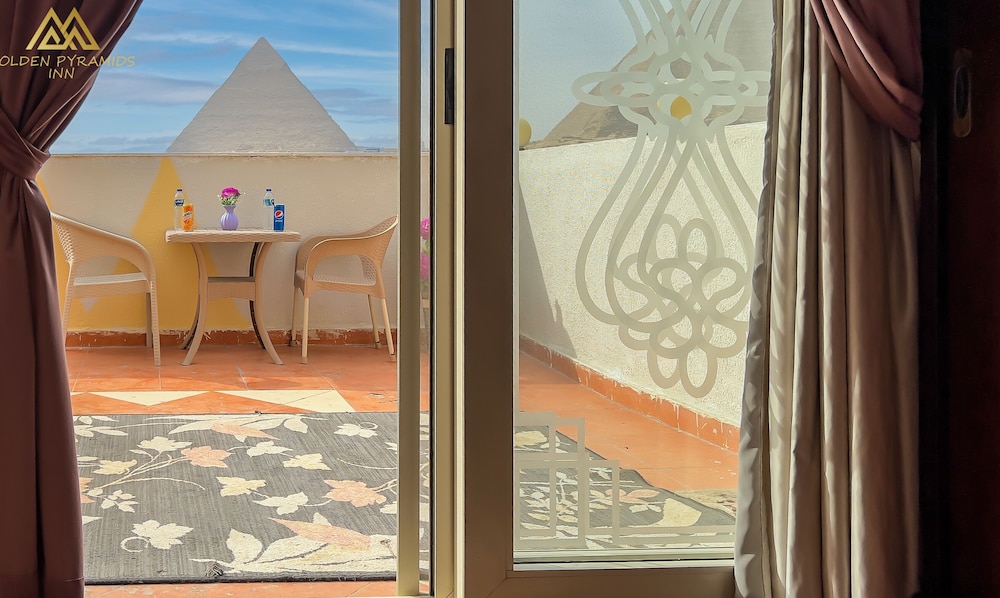 Golden Pyramids View Inn 24