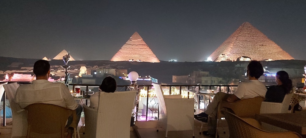 Golden Pyramids View Inn 1