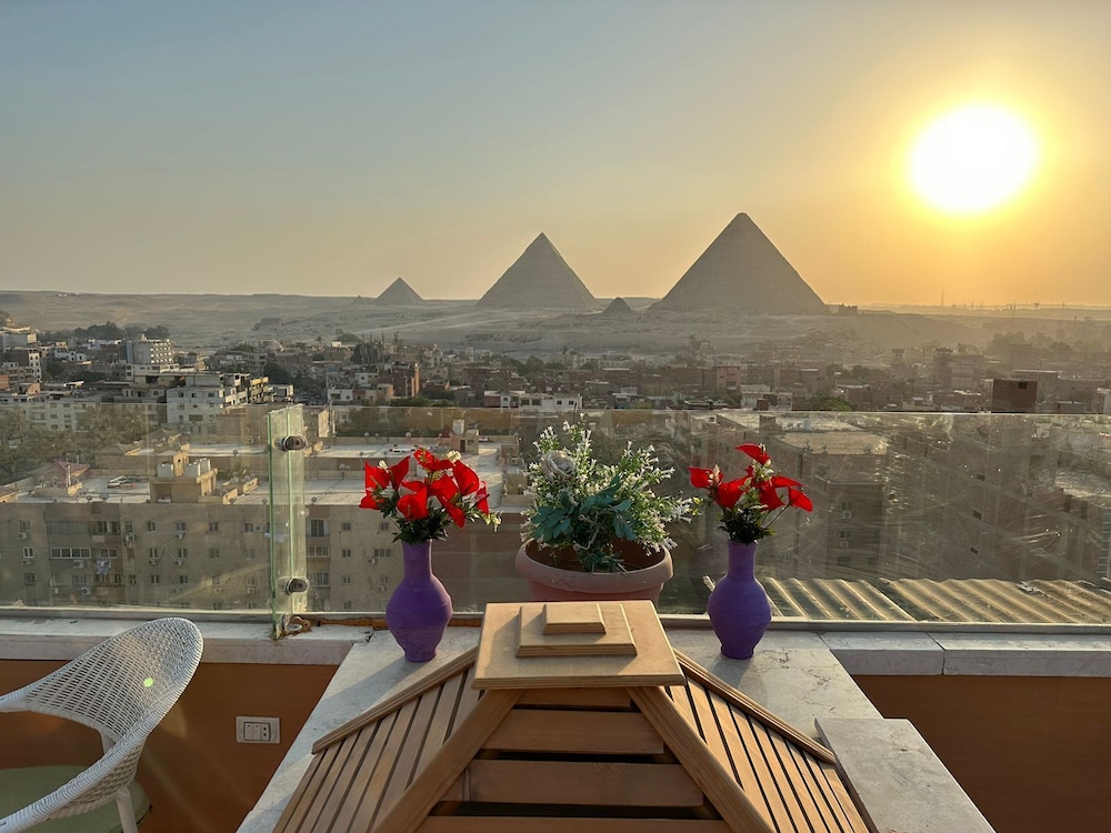 Sun Pyramids View Inn 4