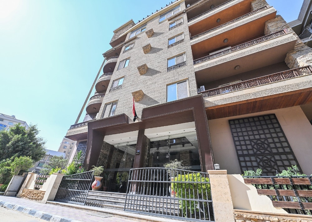 Pyramids Gem Plaza 16