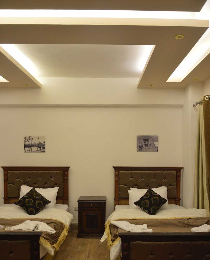 Pyramids Top Inn 14
