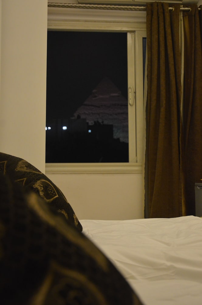 Pyramids Top Inn 11