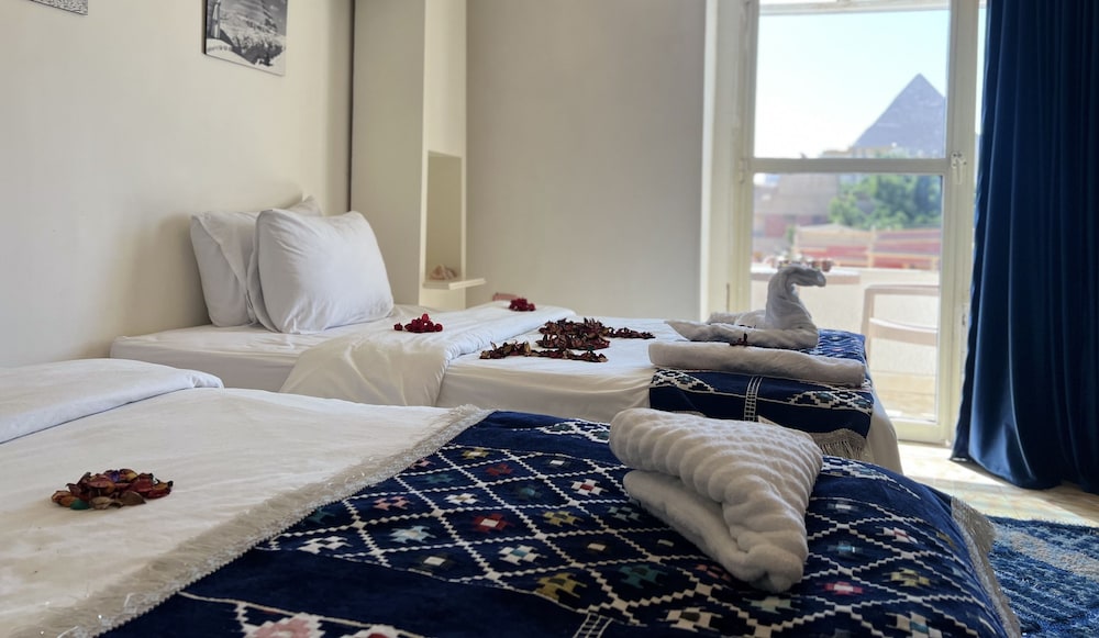 Pyramids Top Inn 24