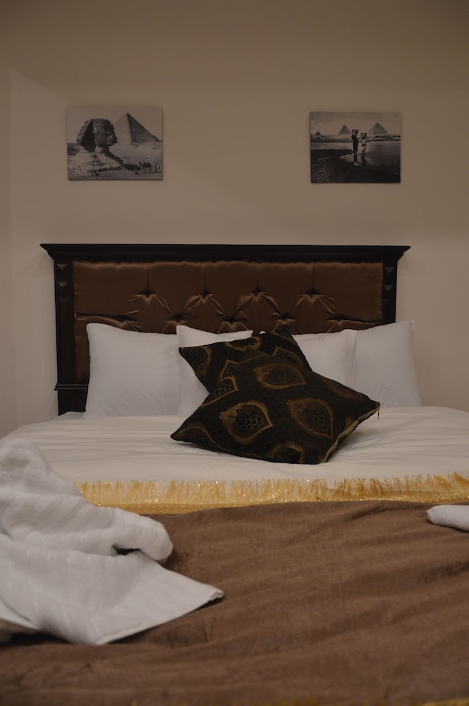 Pyramids Top Inn 7