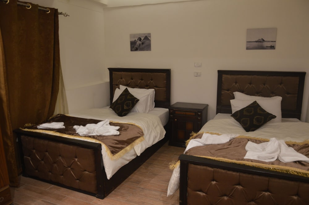 Pyramids Top Inn 9