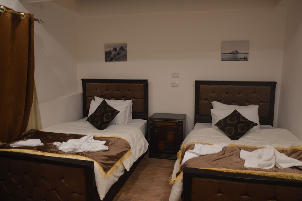 Pyramids Top Inn 8