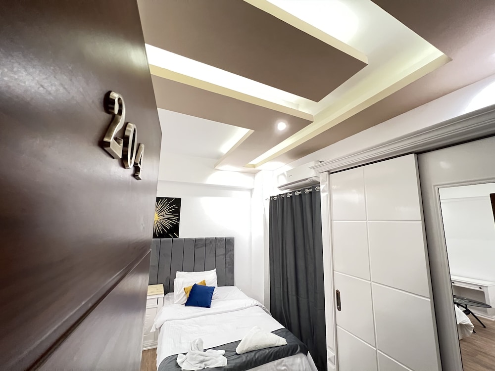 Pyramids Top Inn 20