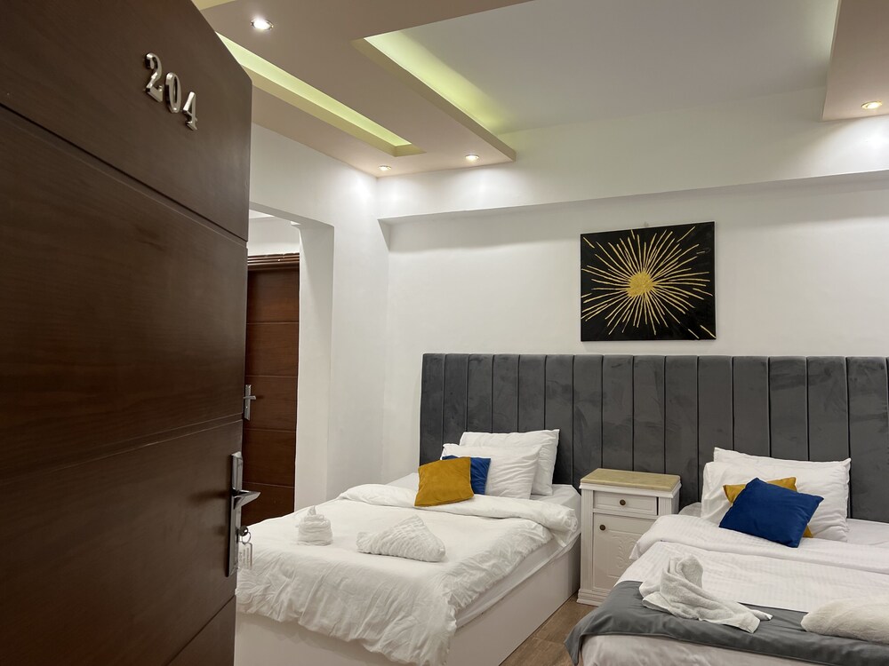 Pyramids Top Inn 18