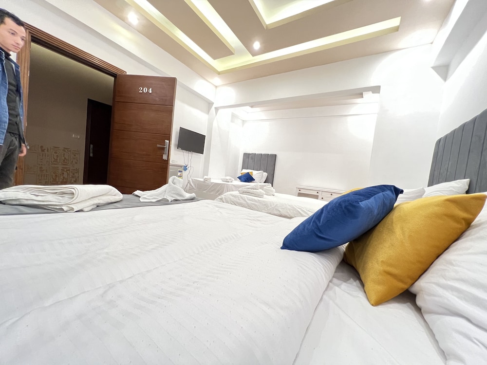 Pyramids Top Inn 21