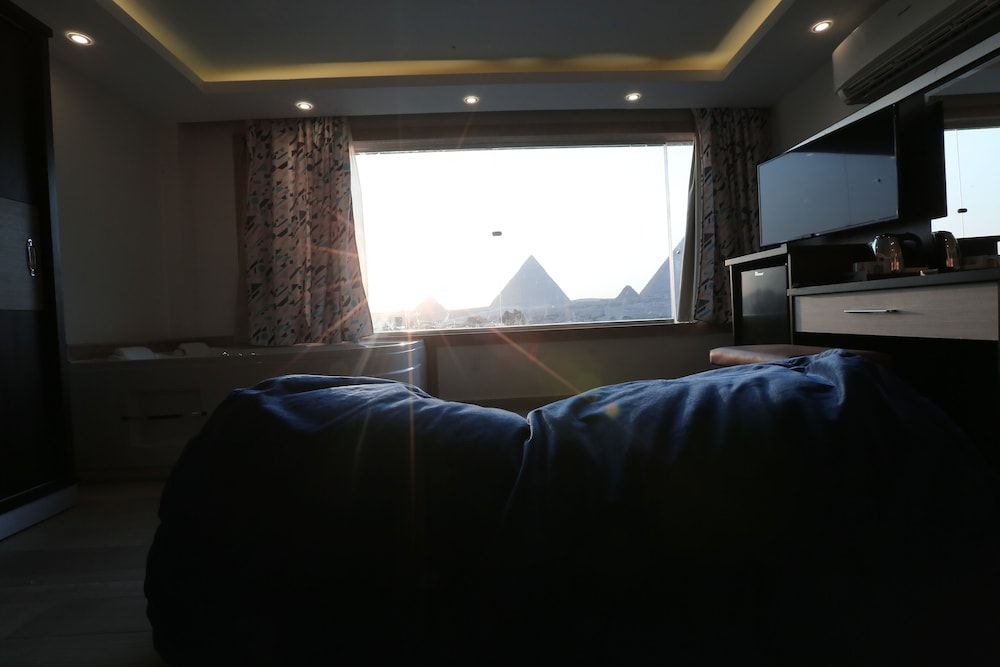 Pyramid Edge 3