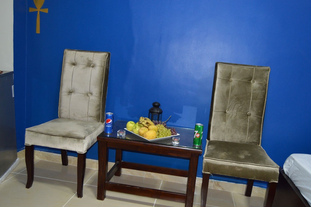 Comfort Pyramids Inn 9