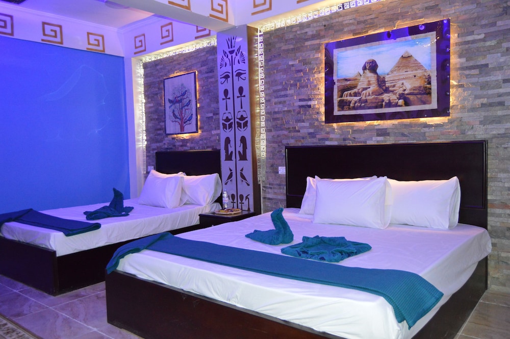 Comfort Pyramids Inn 18