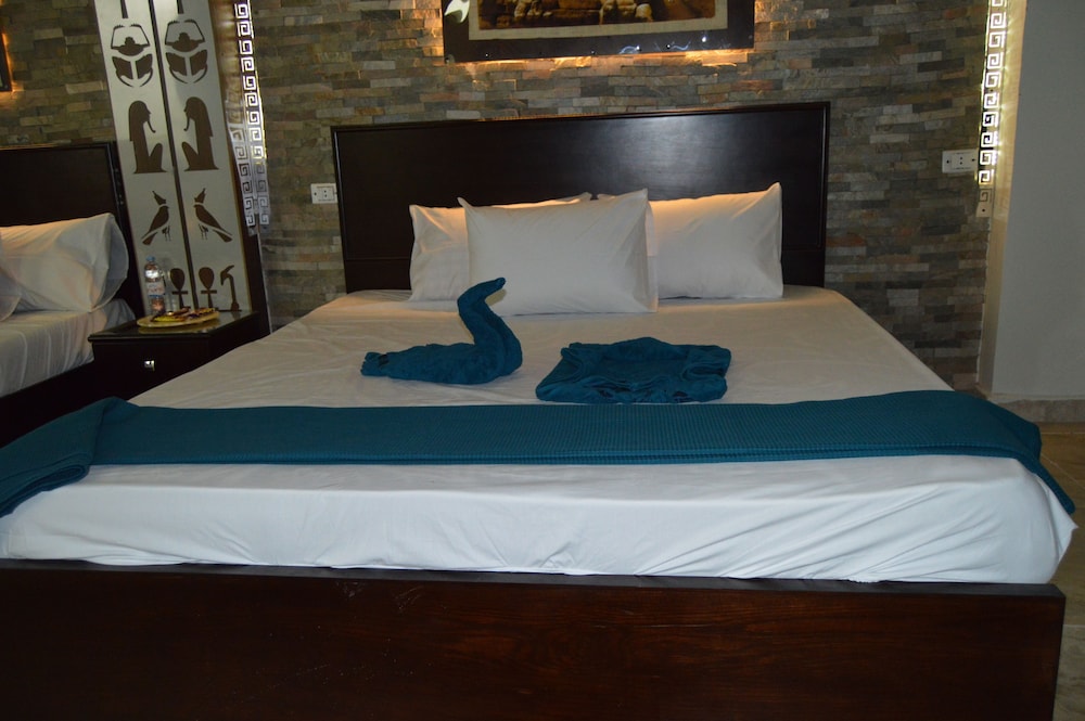 Comfort Pyramids Inn 19