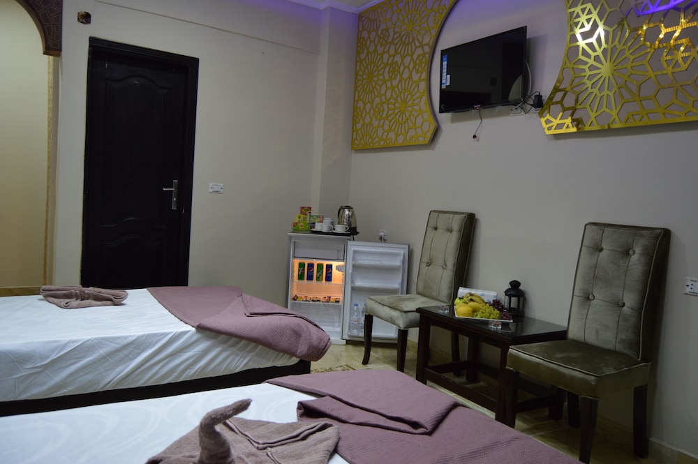 Comfort Pyramids Inn 13