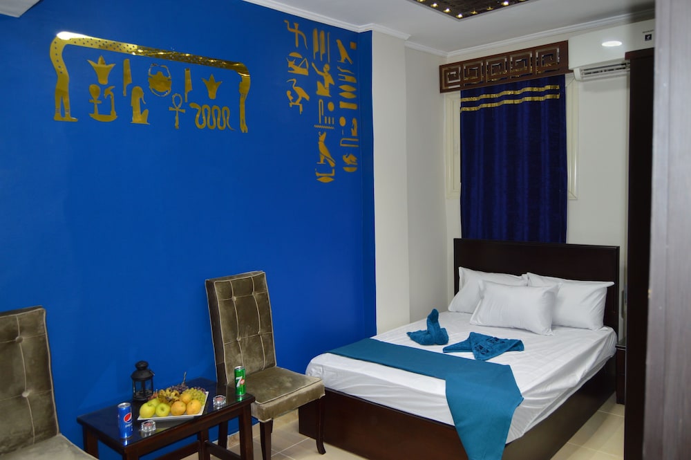Comfort Pyramids Inn 8