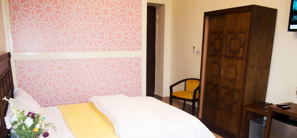 The Location Hotel 17