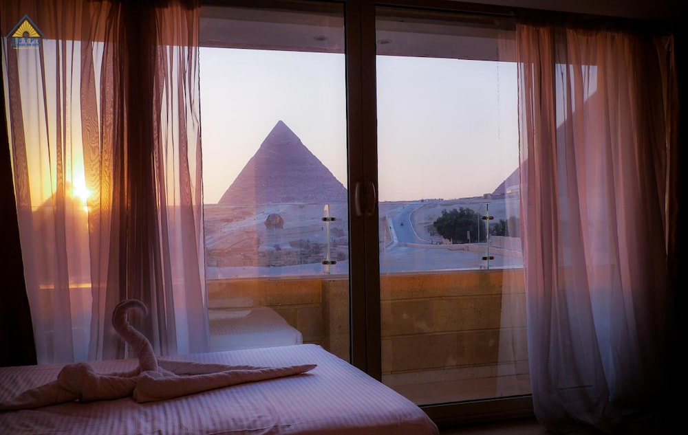 Egypt Pyramids Inn 9