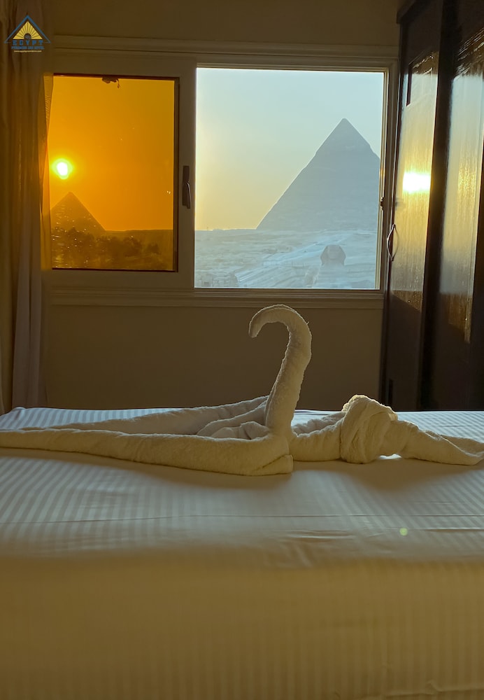 Egypt Pyramids Inn 17