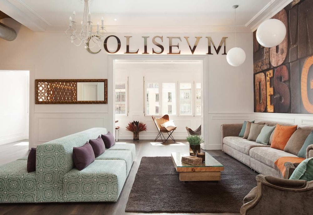 Enjoybcn Coliseum Apartments 1