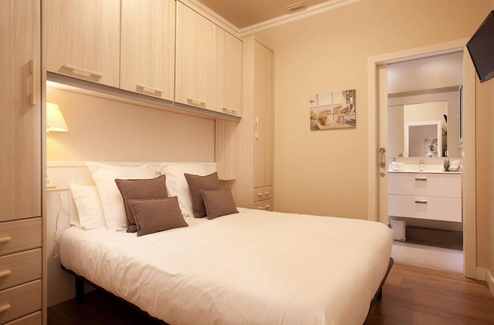 Enjoybcn Coliseum Apartments 2