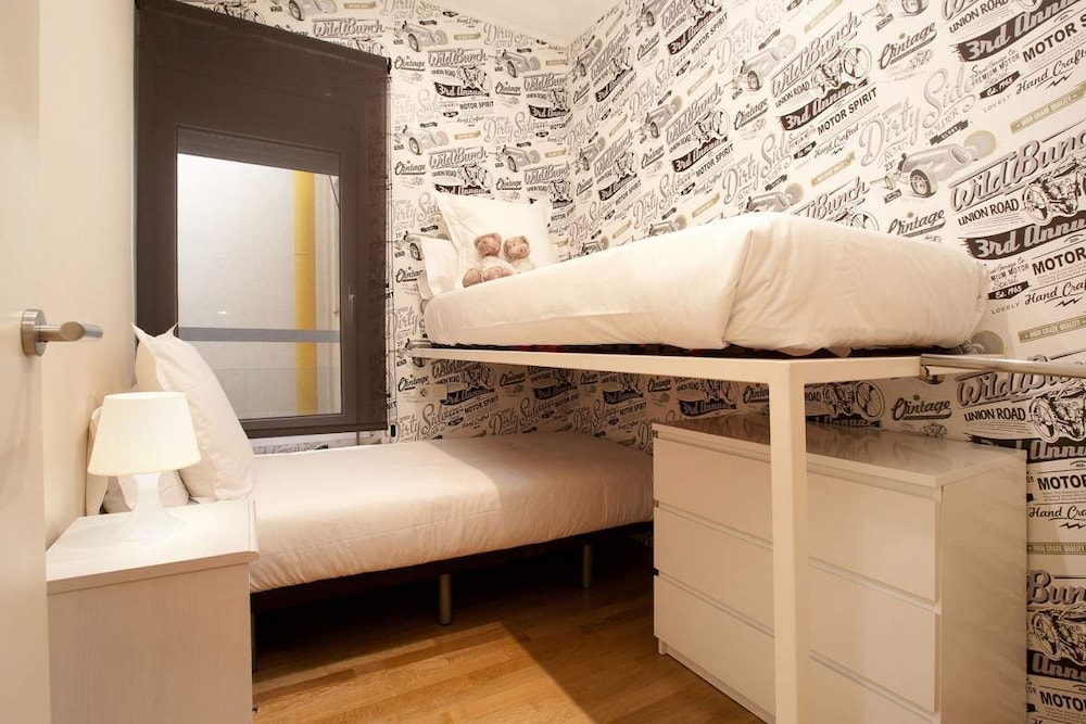 Enjoybcn Coliseum Apartments 6