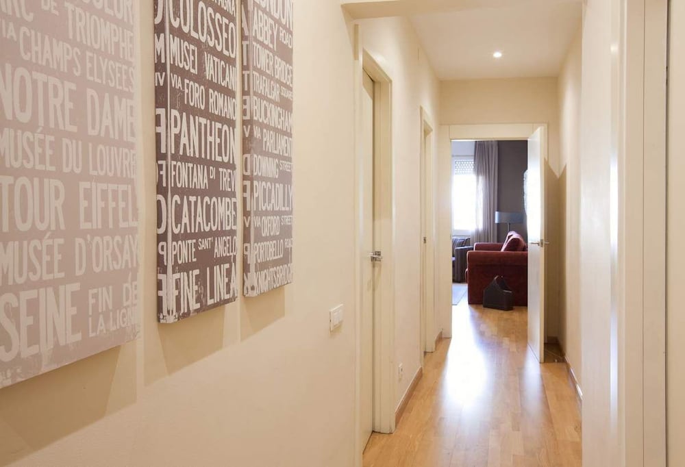 Enjoybcn Coliseum Apartments 24