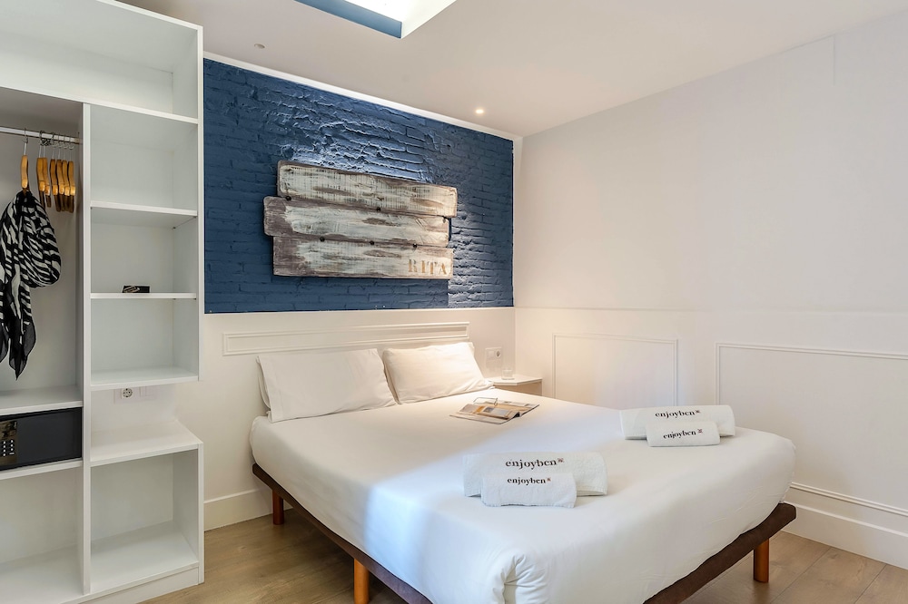 Enjoybcn Colon Apartments 9