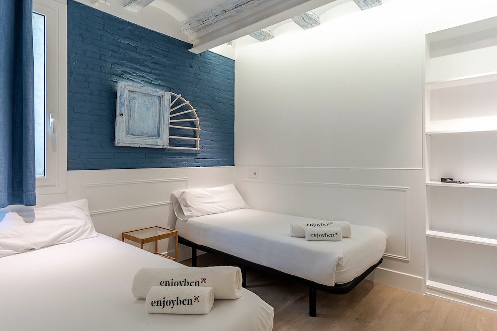 Enjoybcn Colon Apartments 14