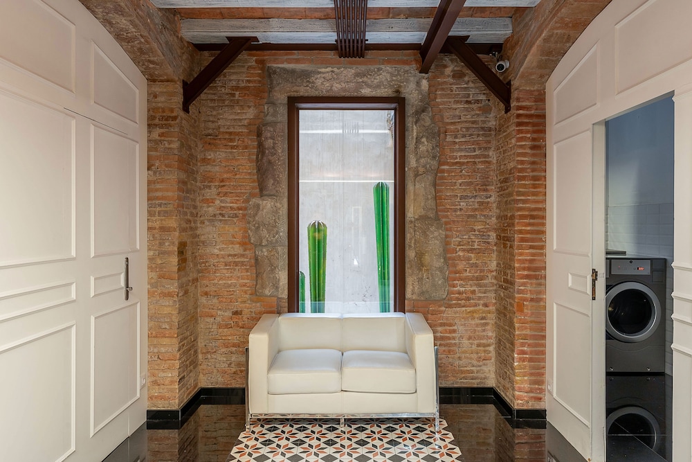 Enjoybcn Colon Apartments 4