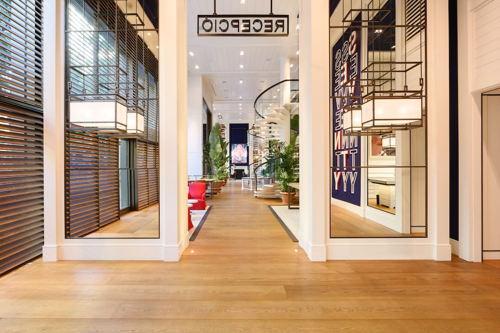 Seventy Barcelona 7