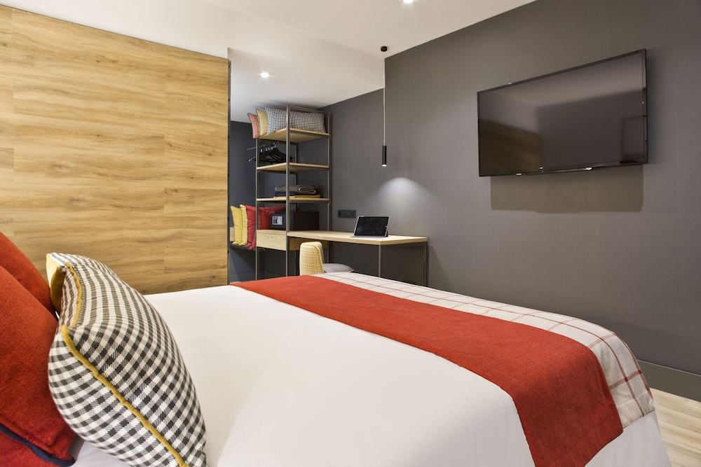 Hotel Acta Voraport 19