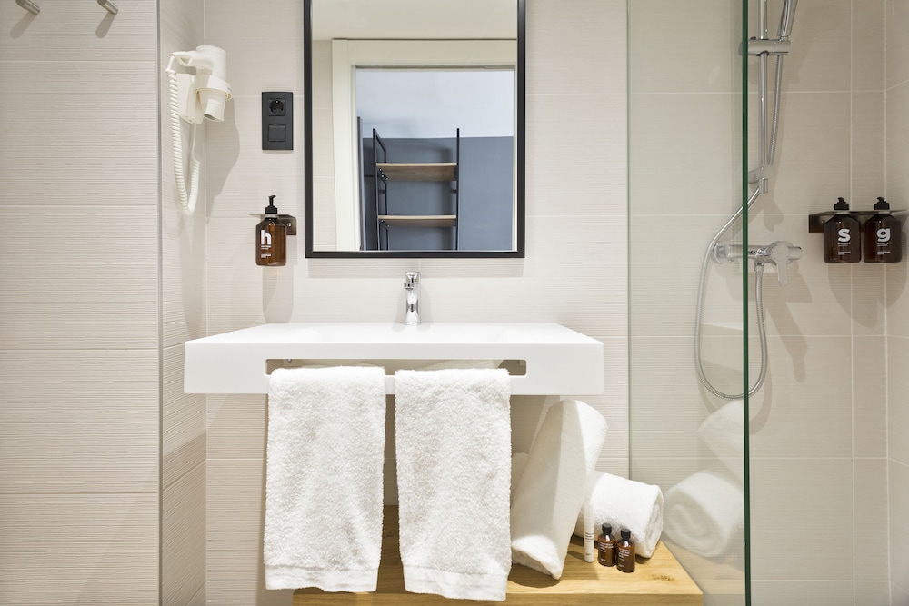 Hotel Acta Voraport 24