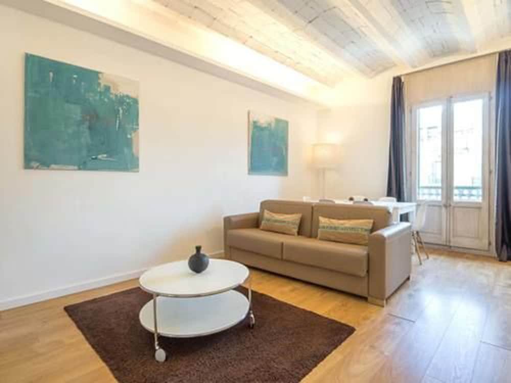 Rent Top Apartments Rambla Catalunya 13