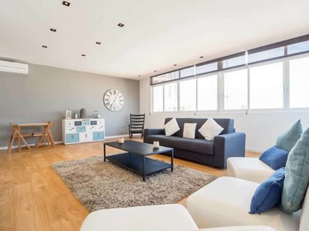 Rent Top Apartments Rambla Catalunya 8