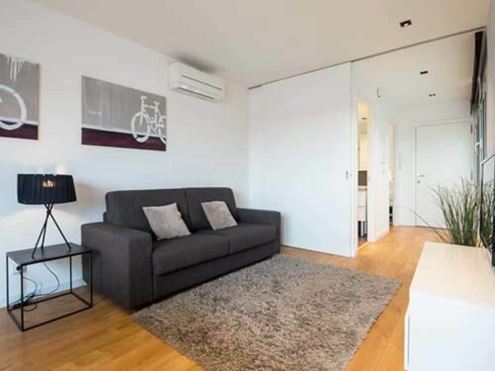 Rent Top Apartments Rambla Catalunya 12