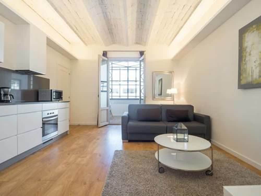 Rent Top Apartments Rambla Catalunya 11