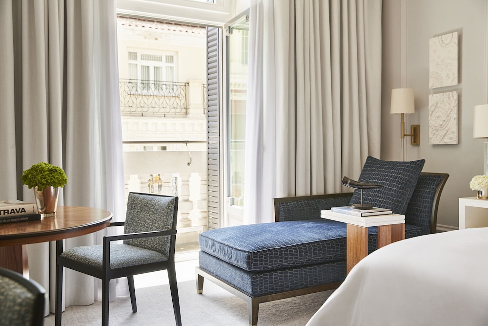 Four Seasons Hotel Madrid 16