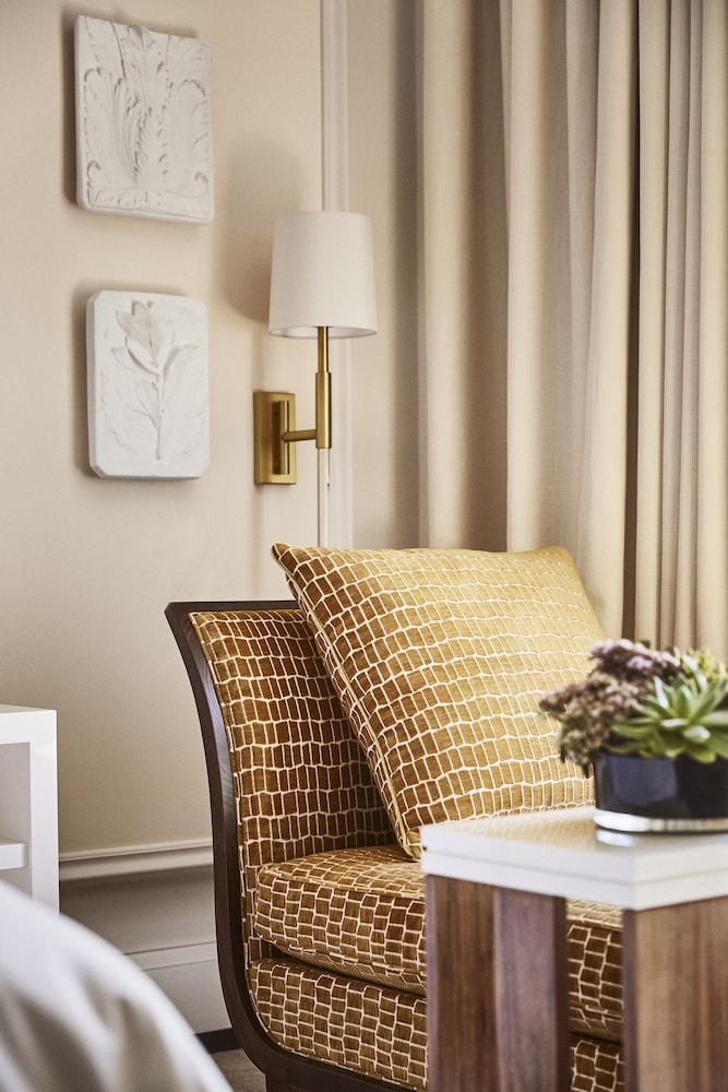 Four Seasons Hotel Madrid 8