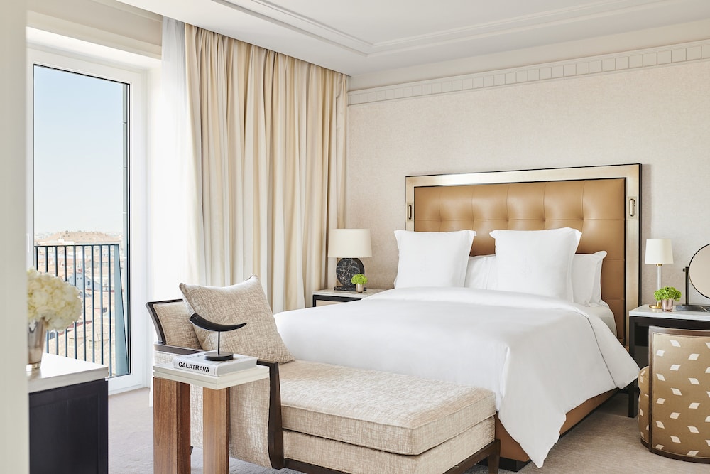 Four Seasons Hotel Madrid 12