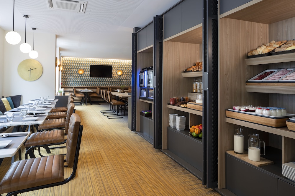 37 Lodge Courbevoie La Défense 16