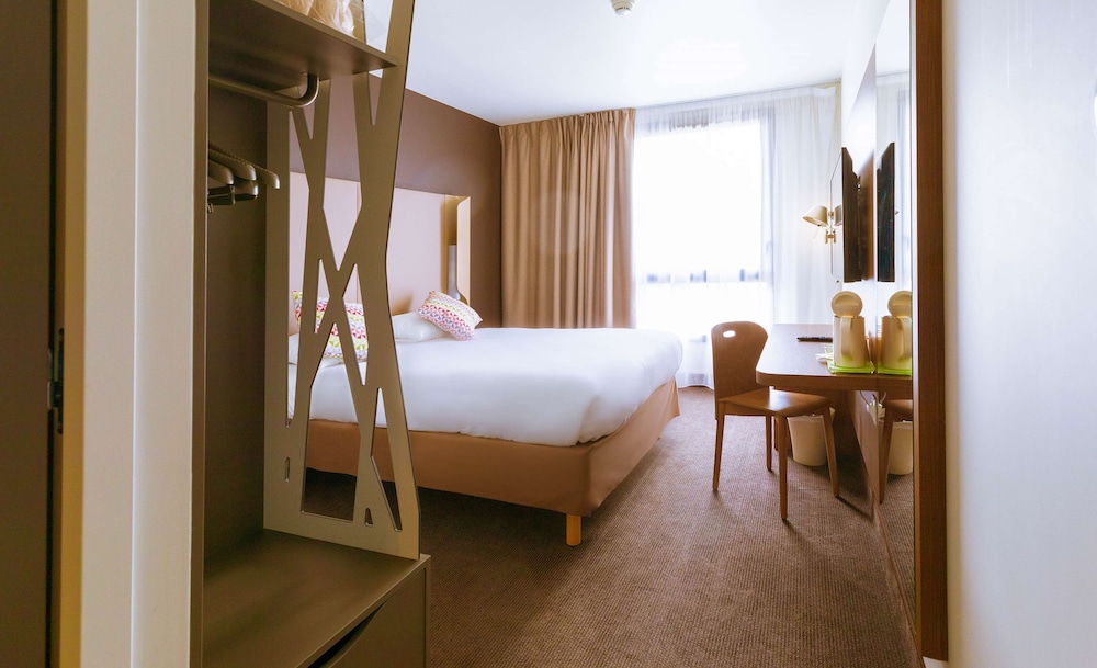 Hotel Campanile Rungis - Orly 9