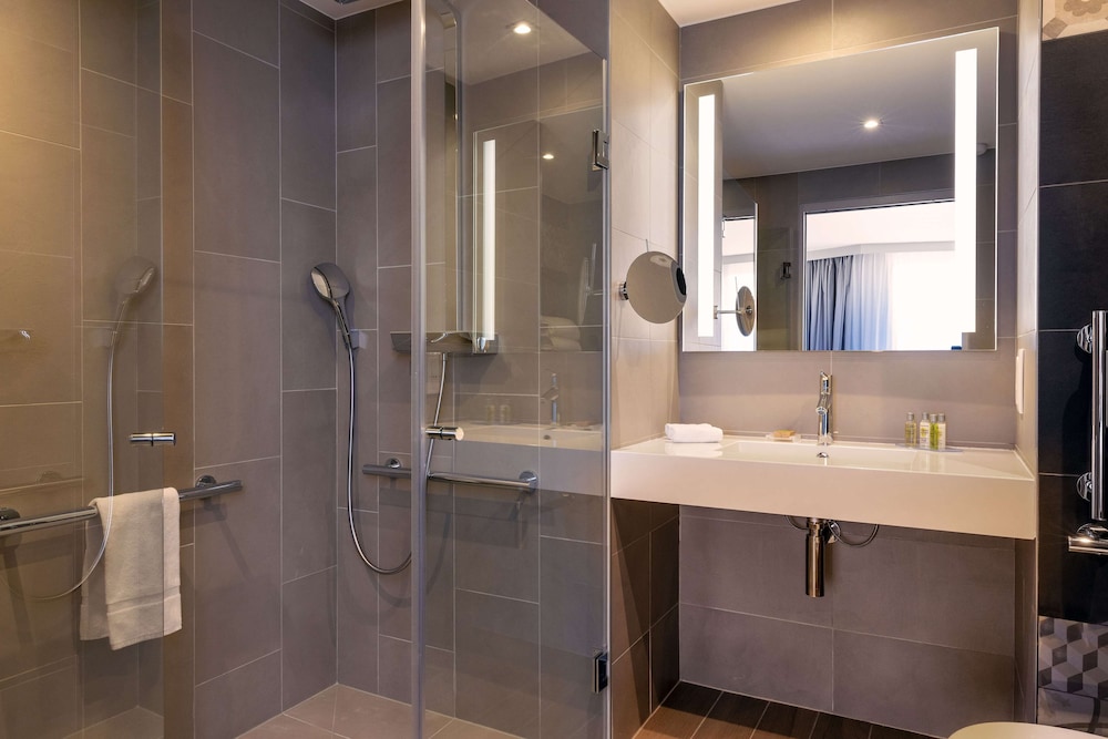 Hilton Garden Inn Massy 10