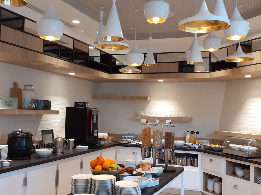 Hilton Garden Inn Massy 15