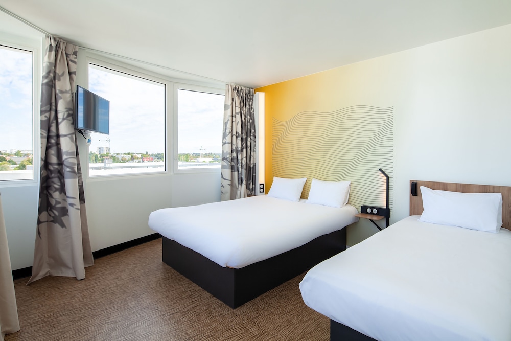 B&B HOTEL Massy Gare TGV 12