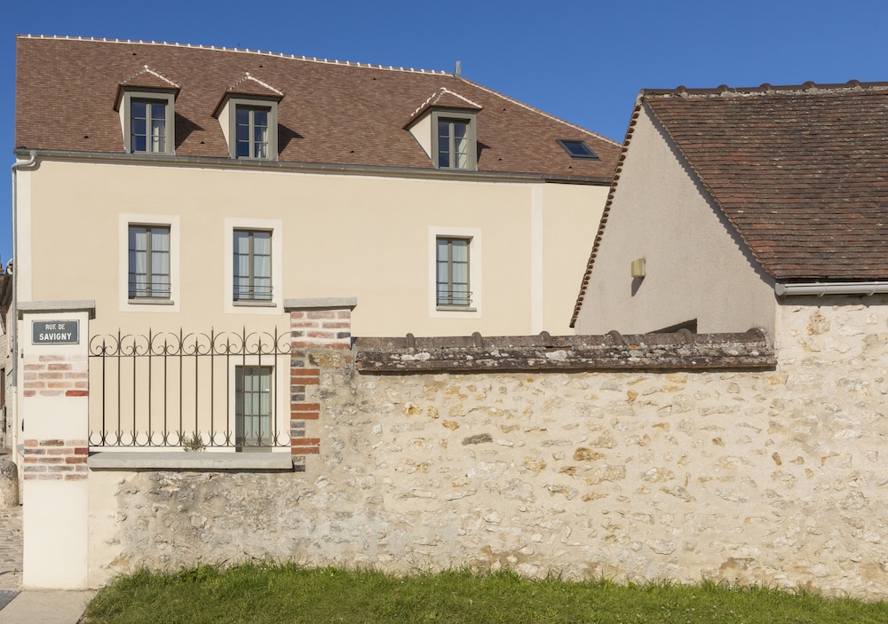 Residence The Originals Demeure des Remparts 1
