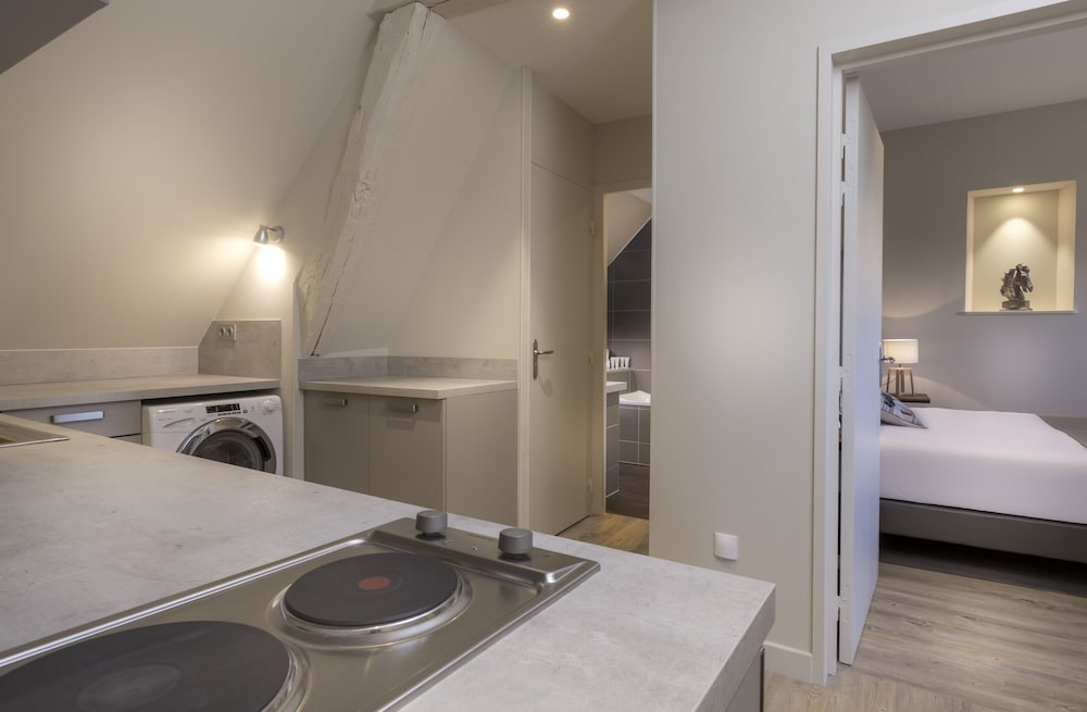 Residence The Originals Demeure des Remparts 12
