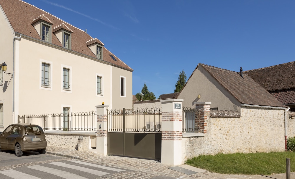Residence The Originals Demeure des Remparts 23